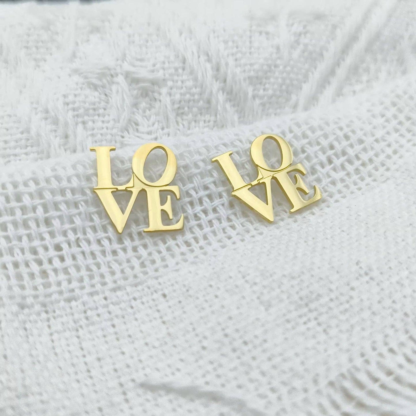 Philadelphia Love Statue Earrings