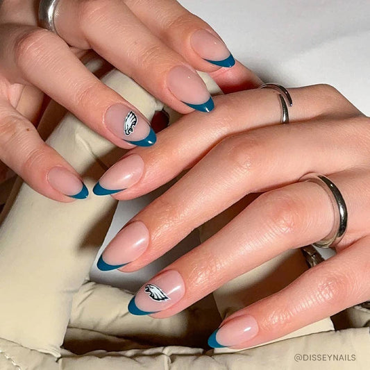 Eagles Press On Nails