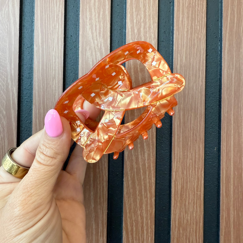 Pretzel Claw Clip